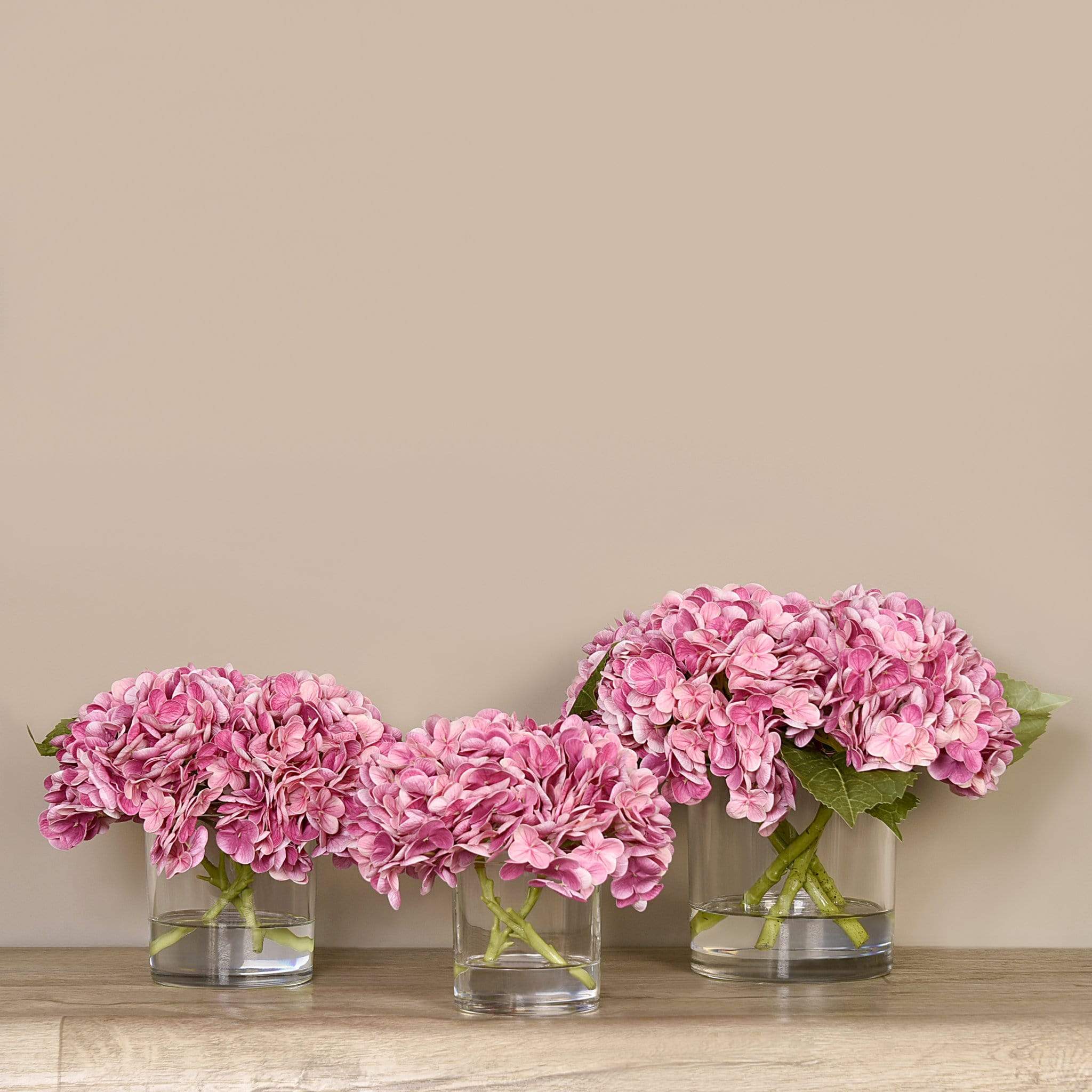 Artificial Hydrangea Arrangement in Glass Vase - Image 12