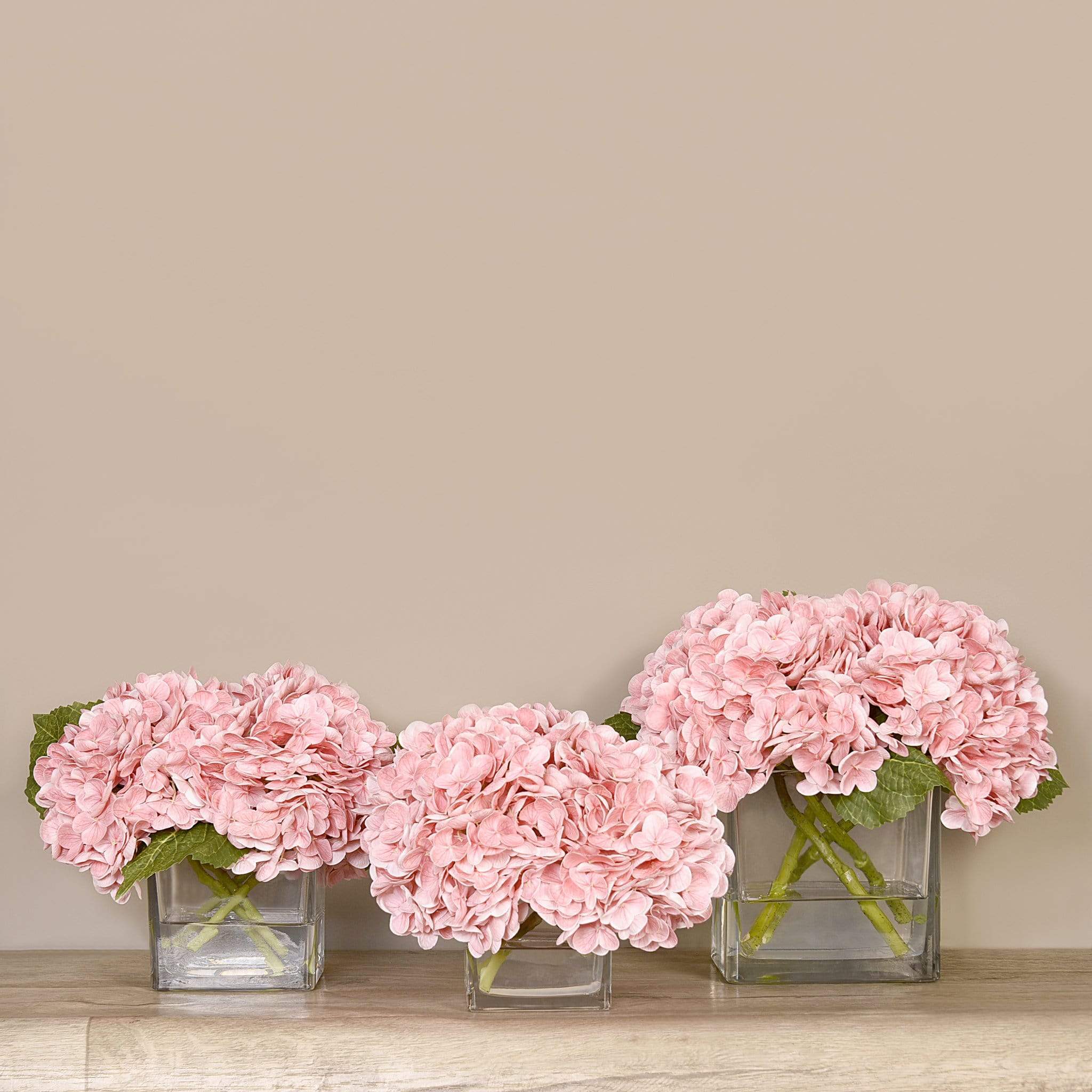 Artificial Hydrangea Arrangement in Glass Vase - Image 16