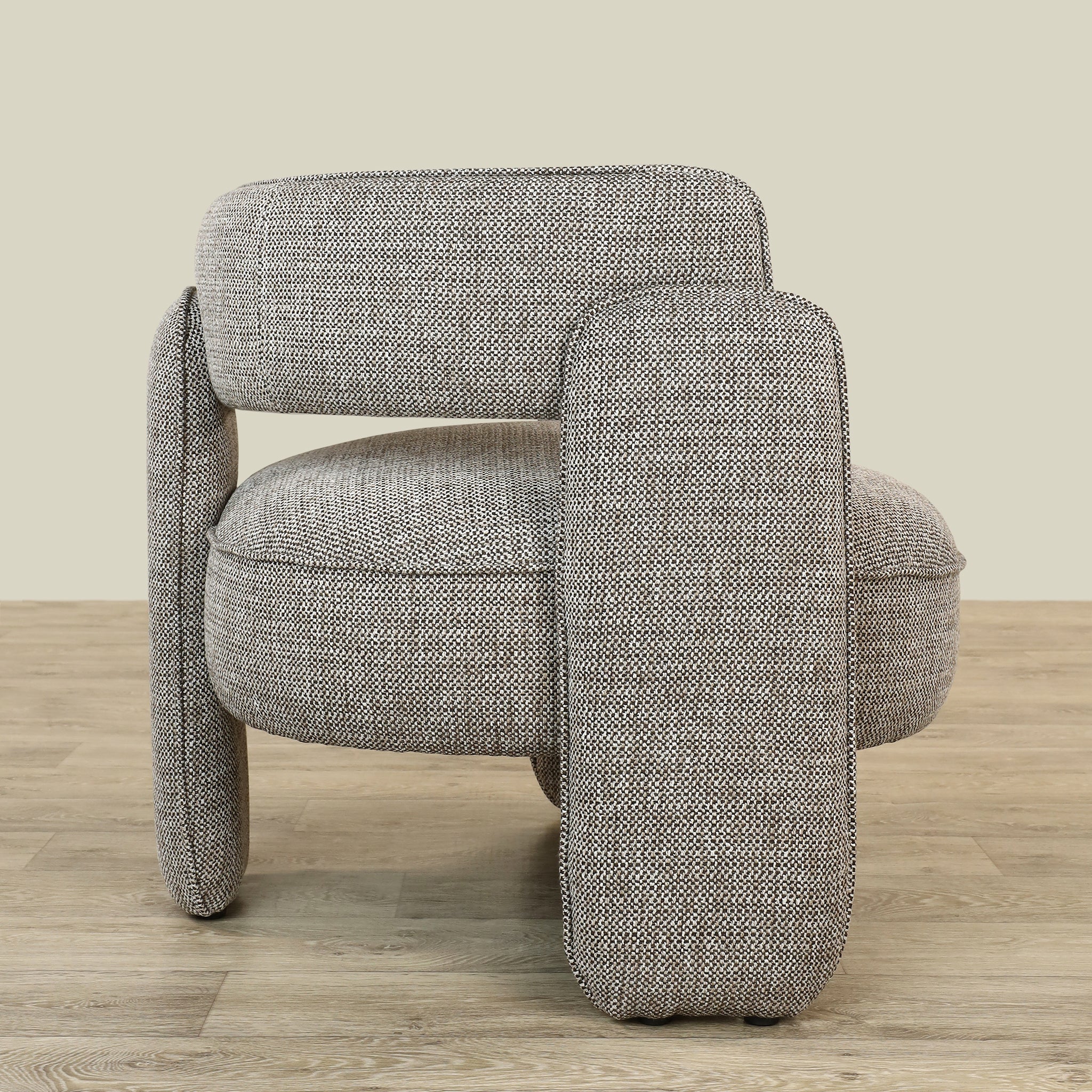 Bassett Armchair Lounge Chair - Image 15