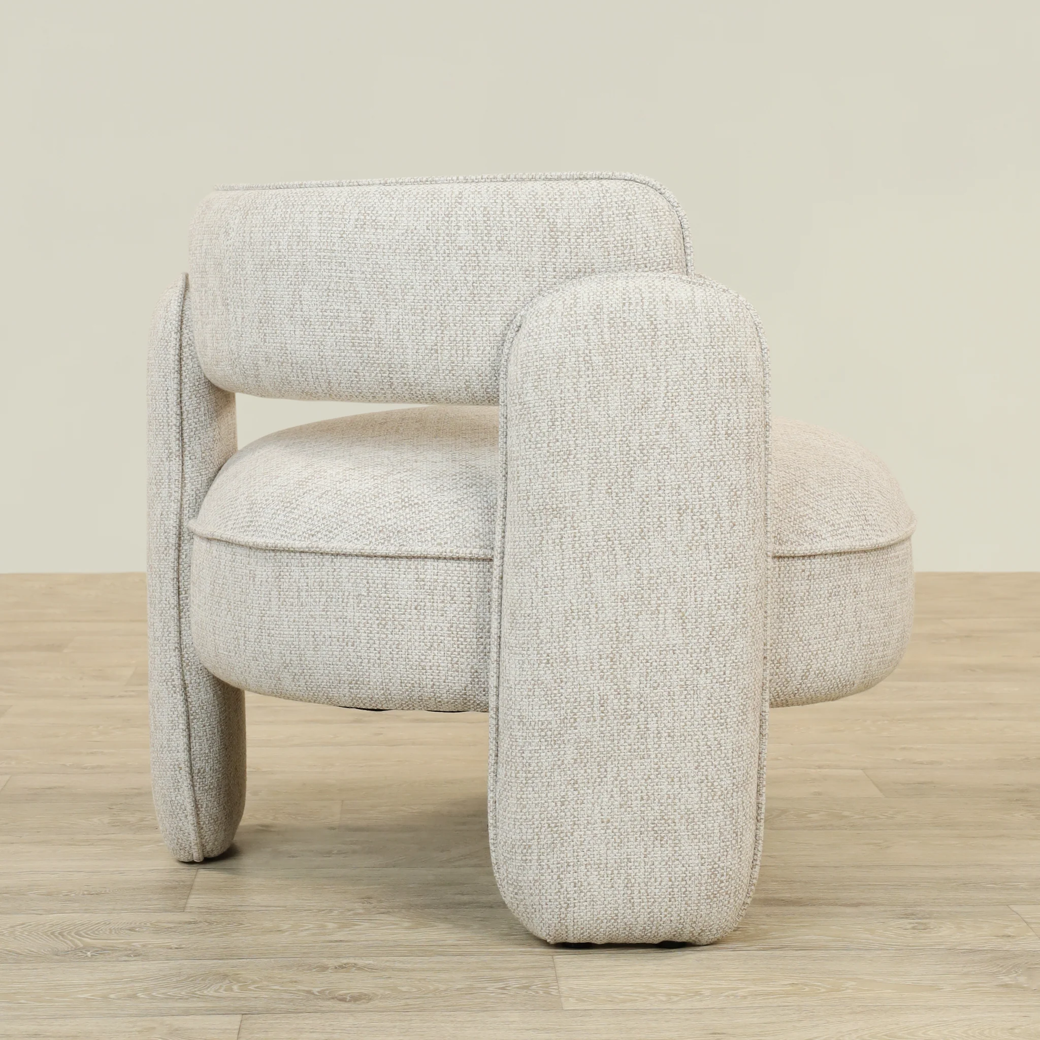 Bassett Armchair Lounge Chair - Image 28