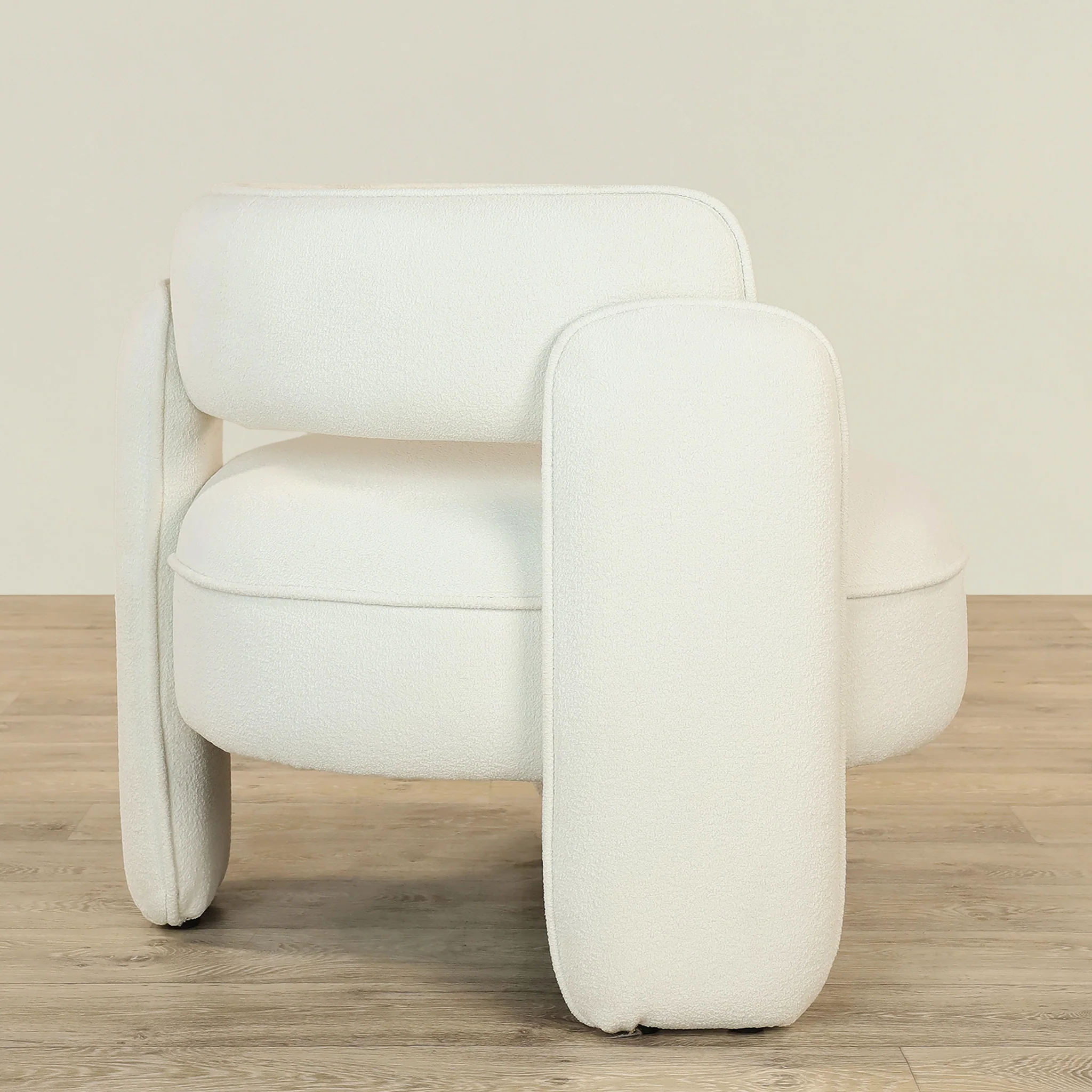 Bassett Armchair Lounge Chair - Image 36