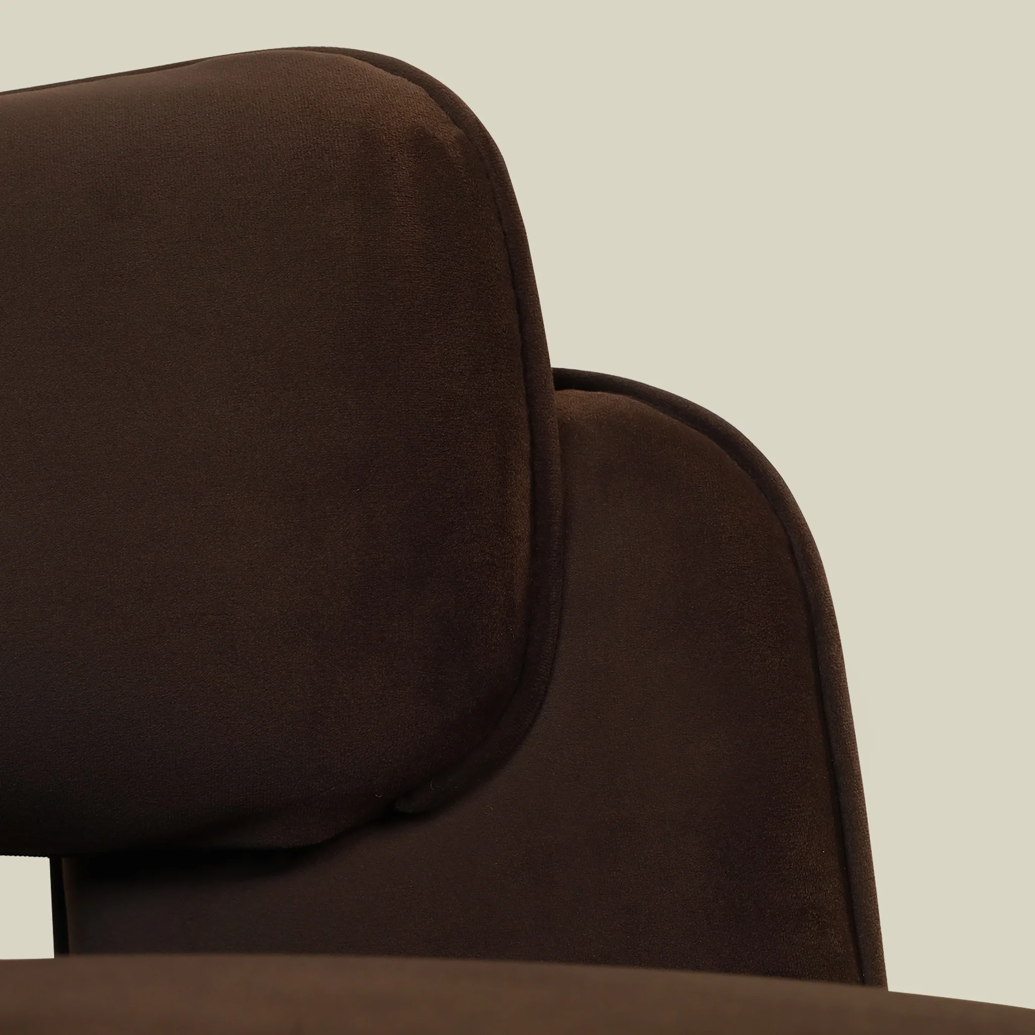 Bassett Armchair Lounge Chair - Image 46