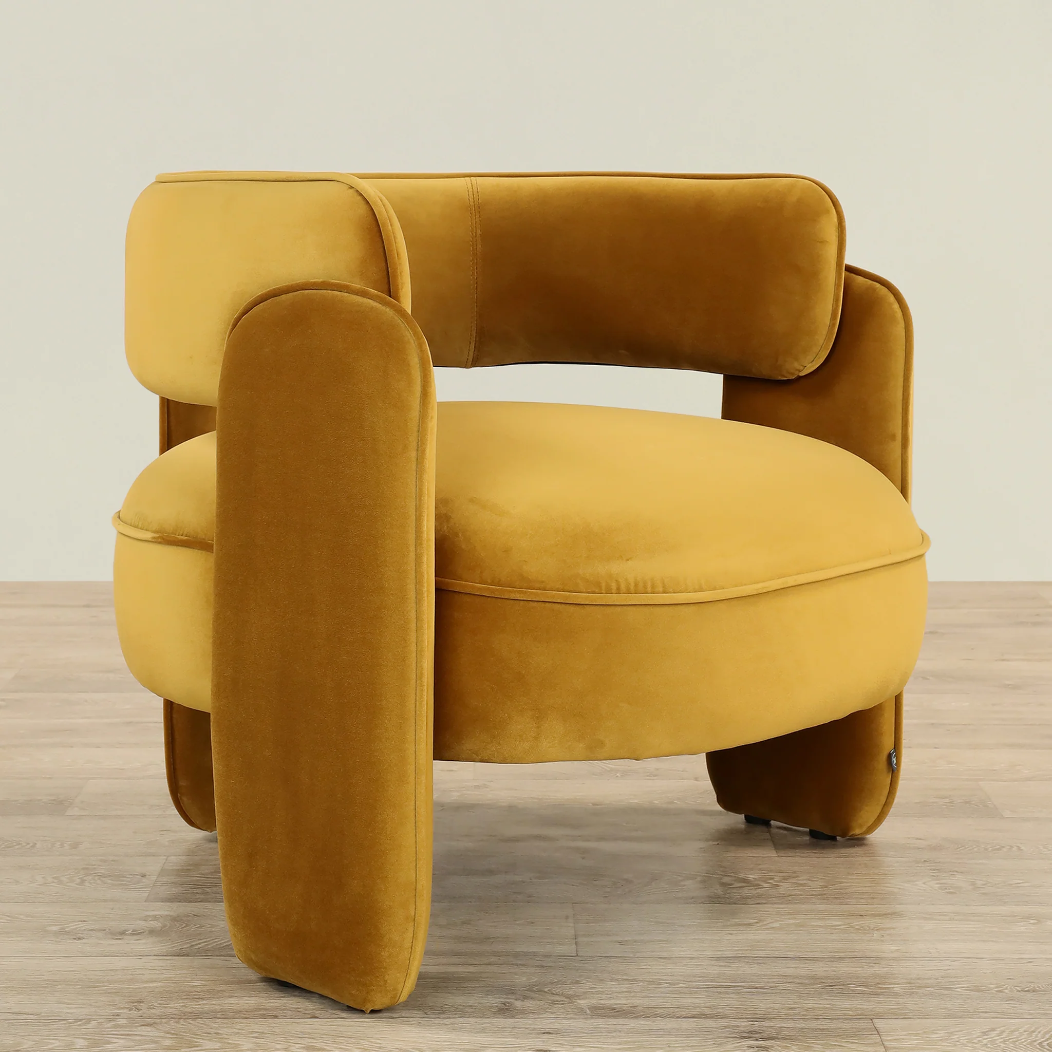 Bassett Armchair Lounge Chair - Image 8