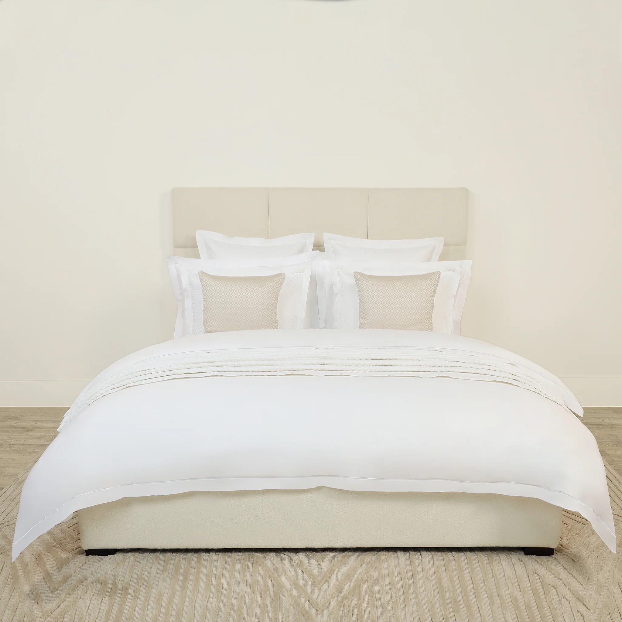 Bed - Bouclé Panos