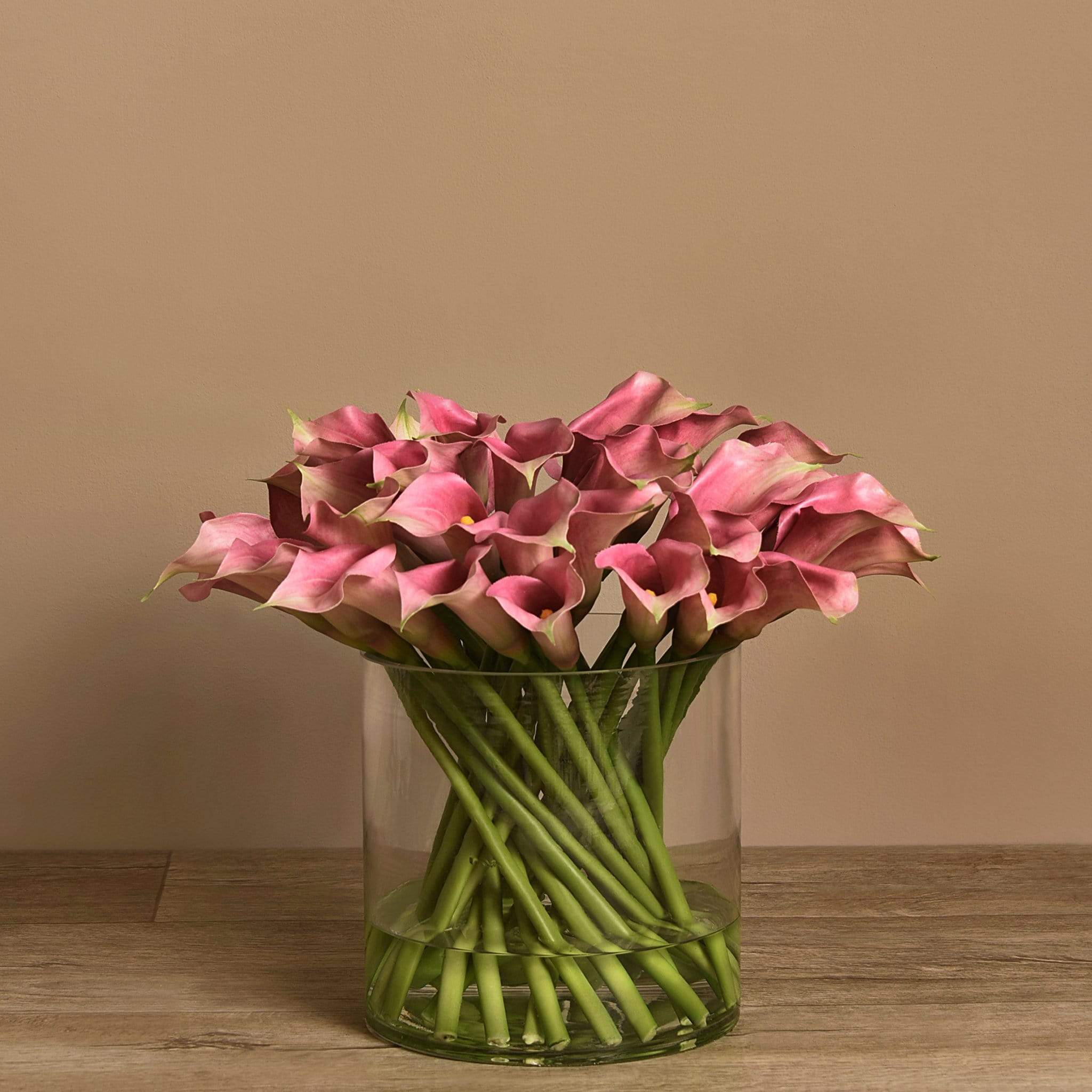 Artificial Calla Lilly in Glass Vase - Image 5