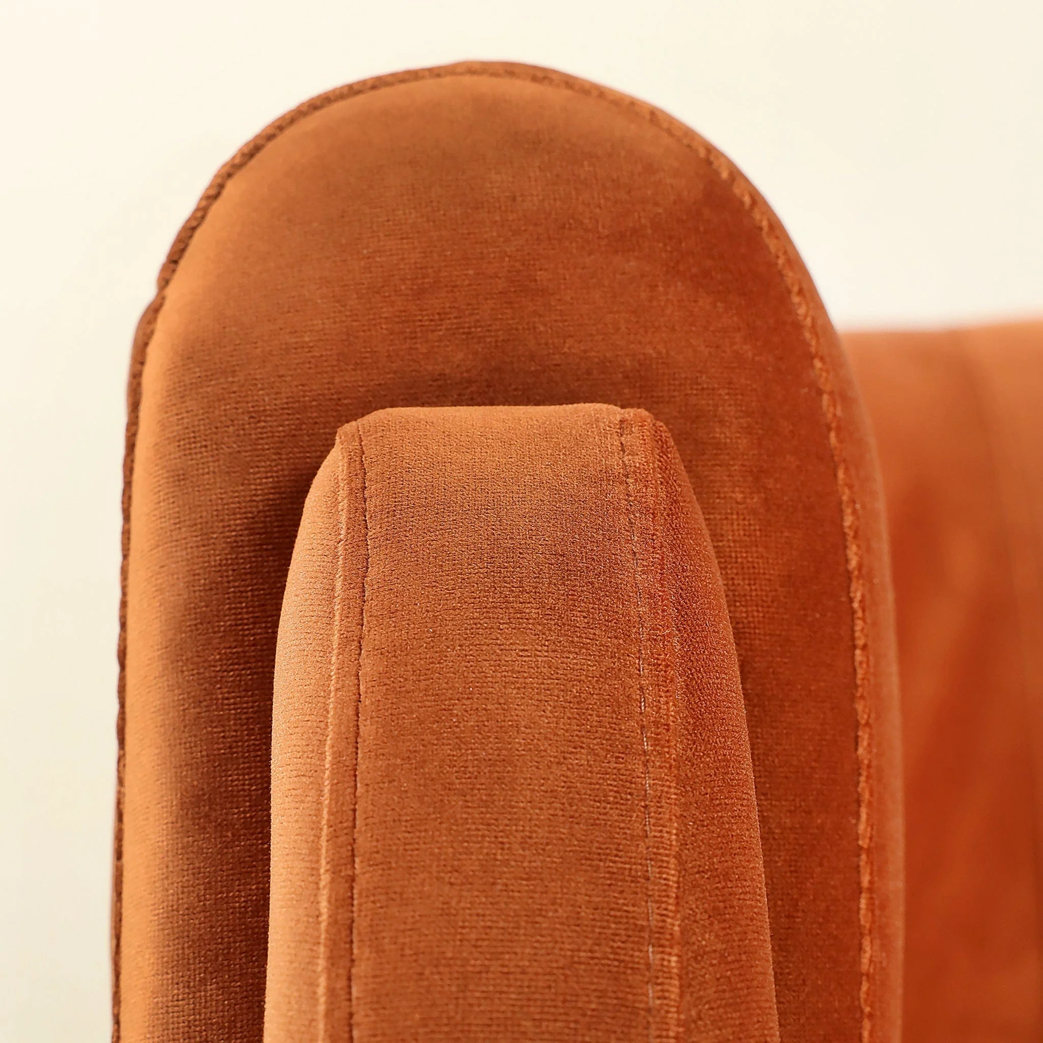 Castor Sofa - Image 44