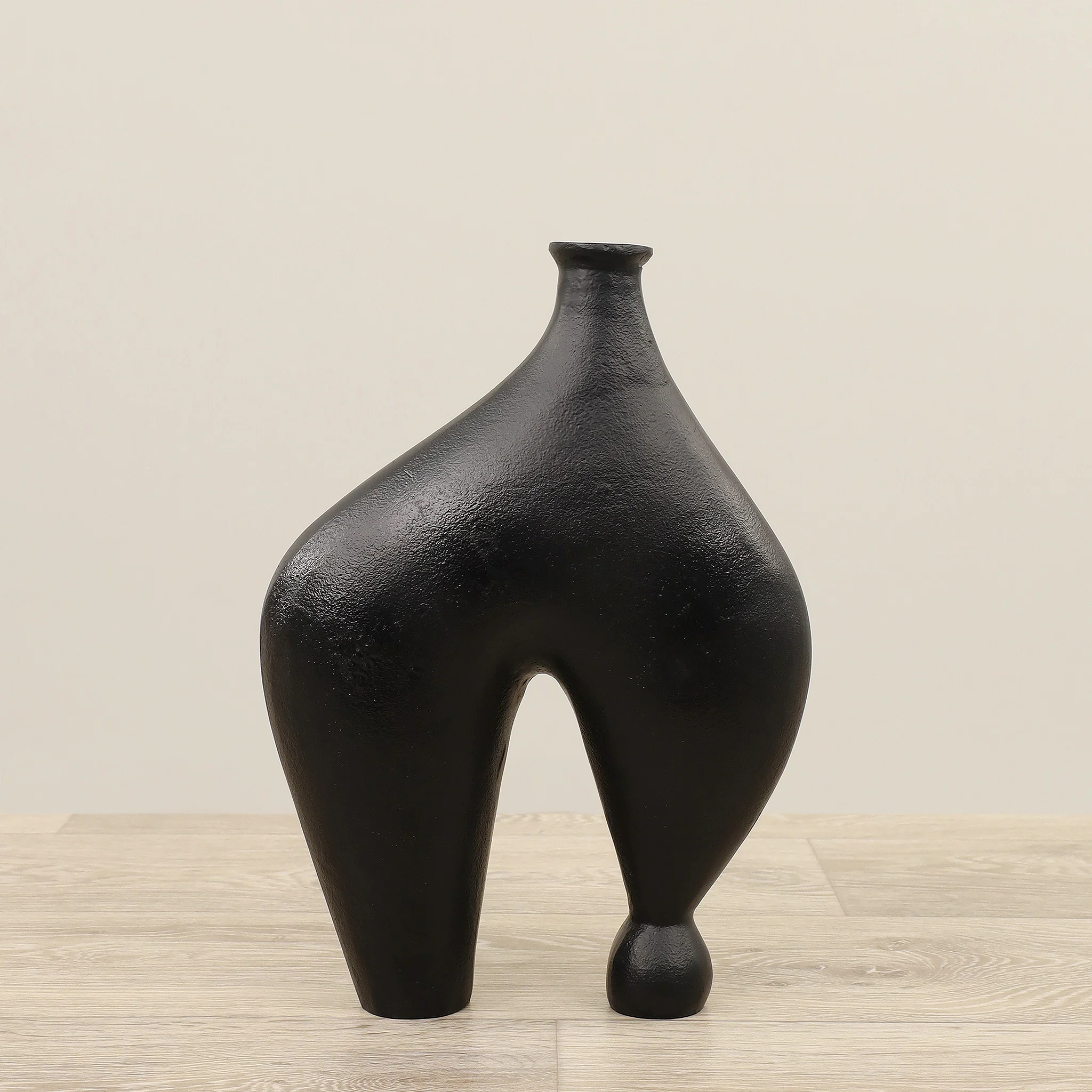 Decorative Flower Vase - Image 2