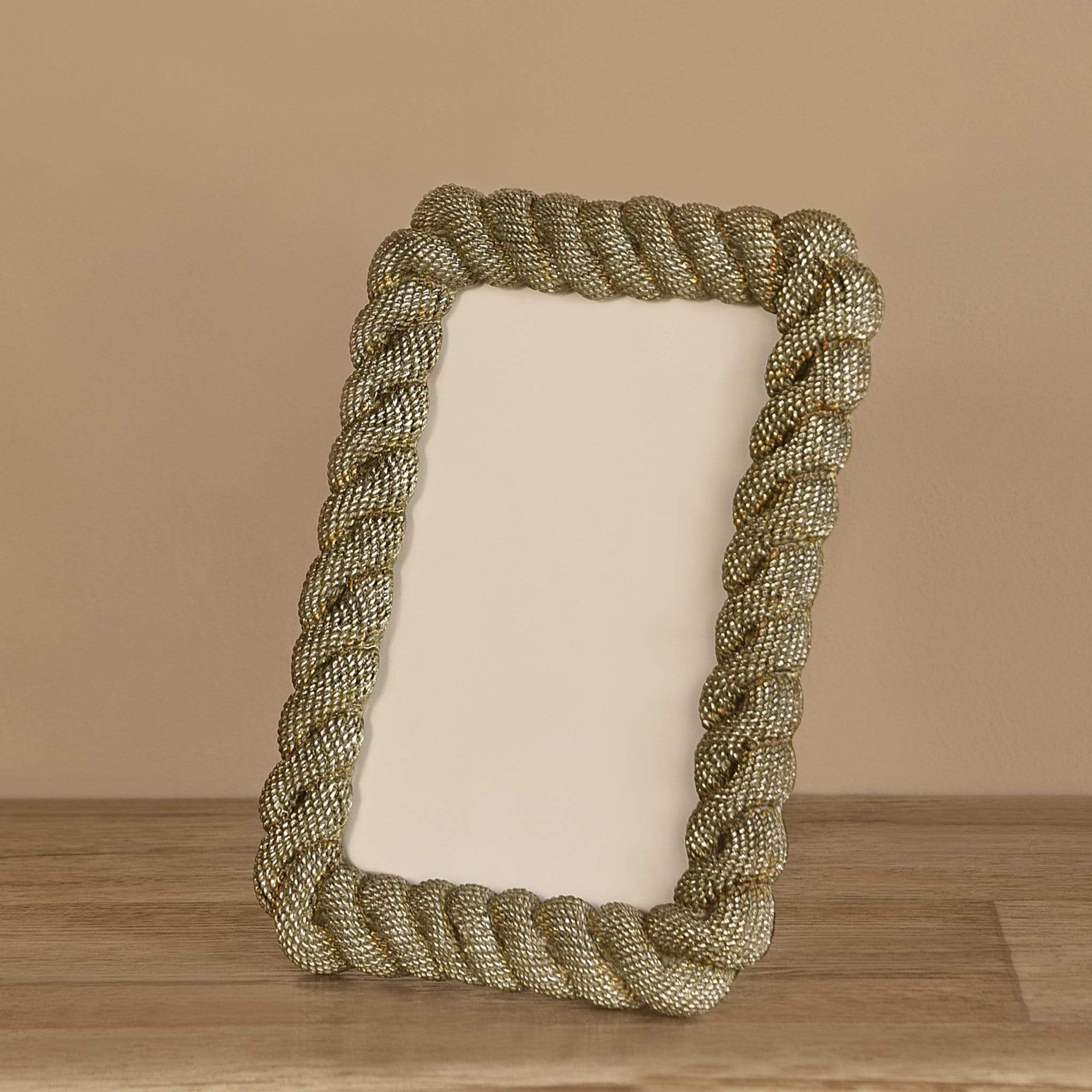 Iolo - Image 5