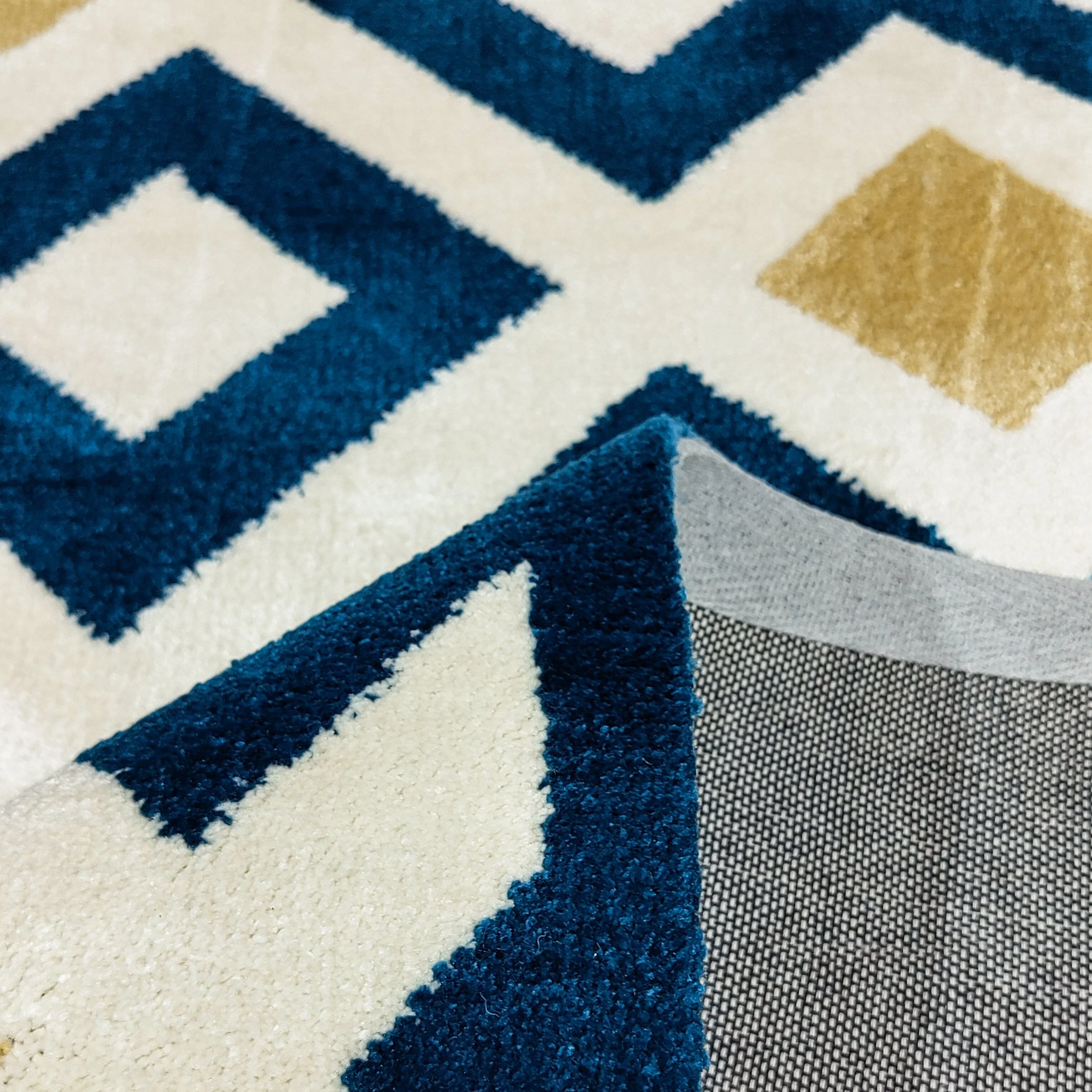Rug - Image 3