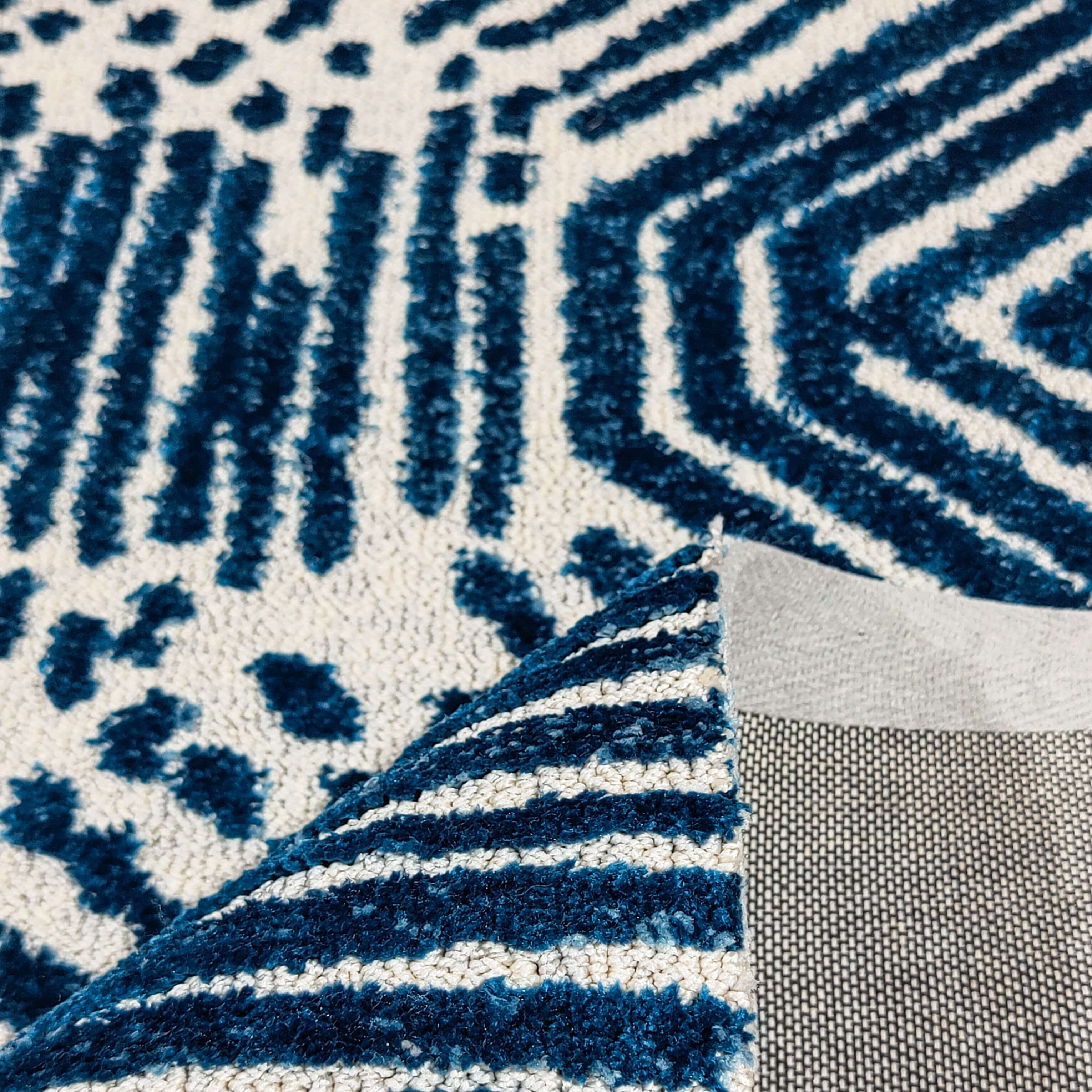 Rug - Image 3