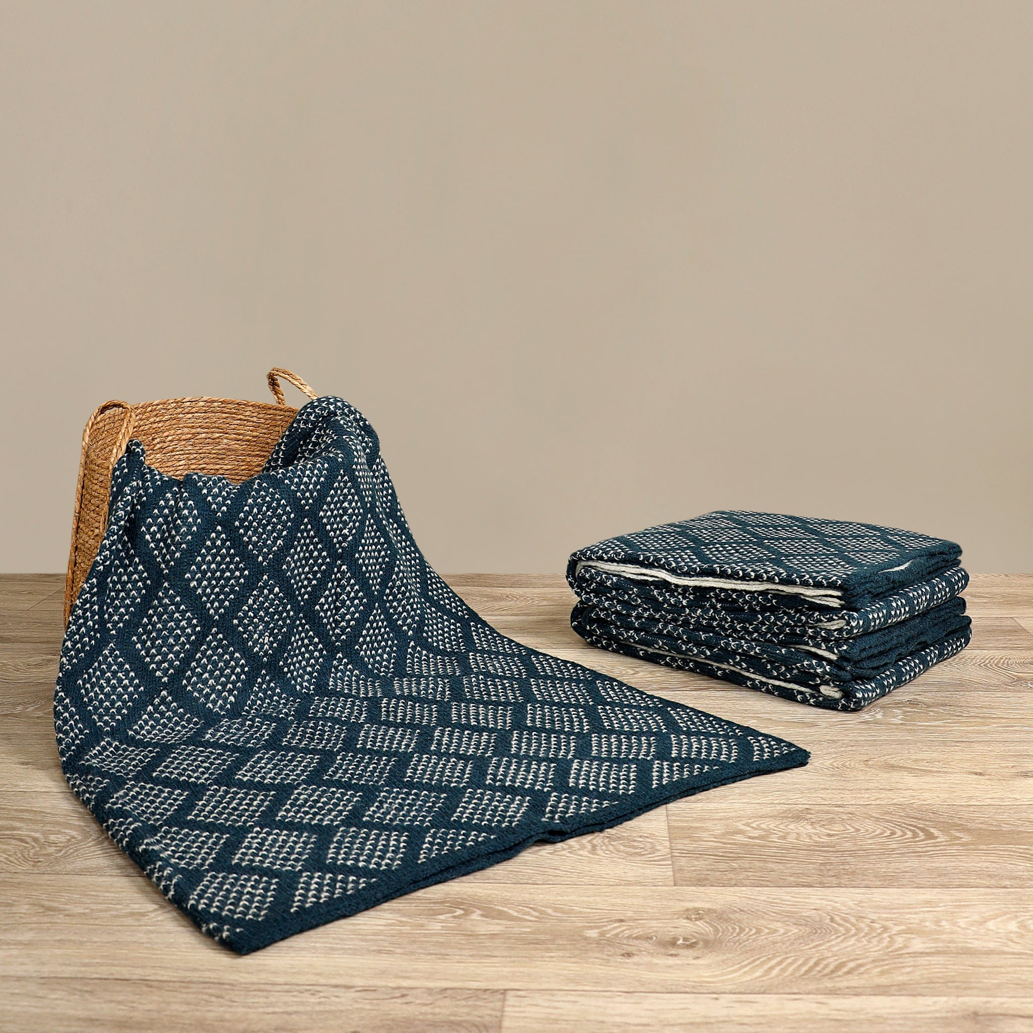 Throw - Image 3