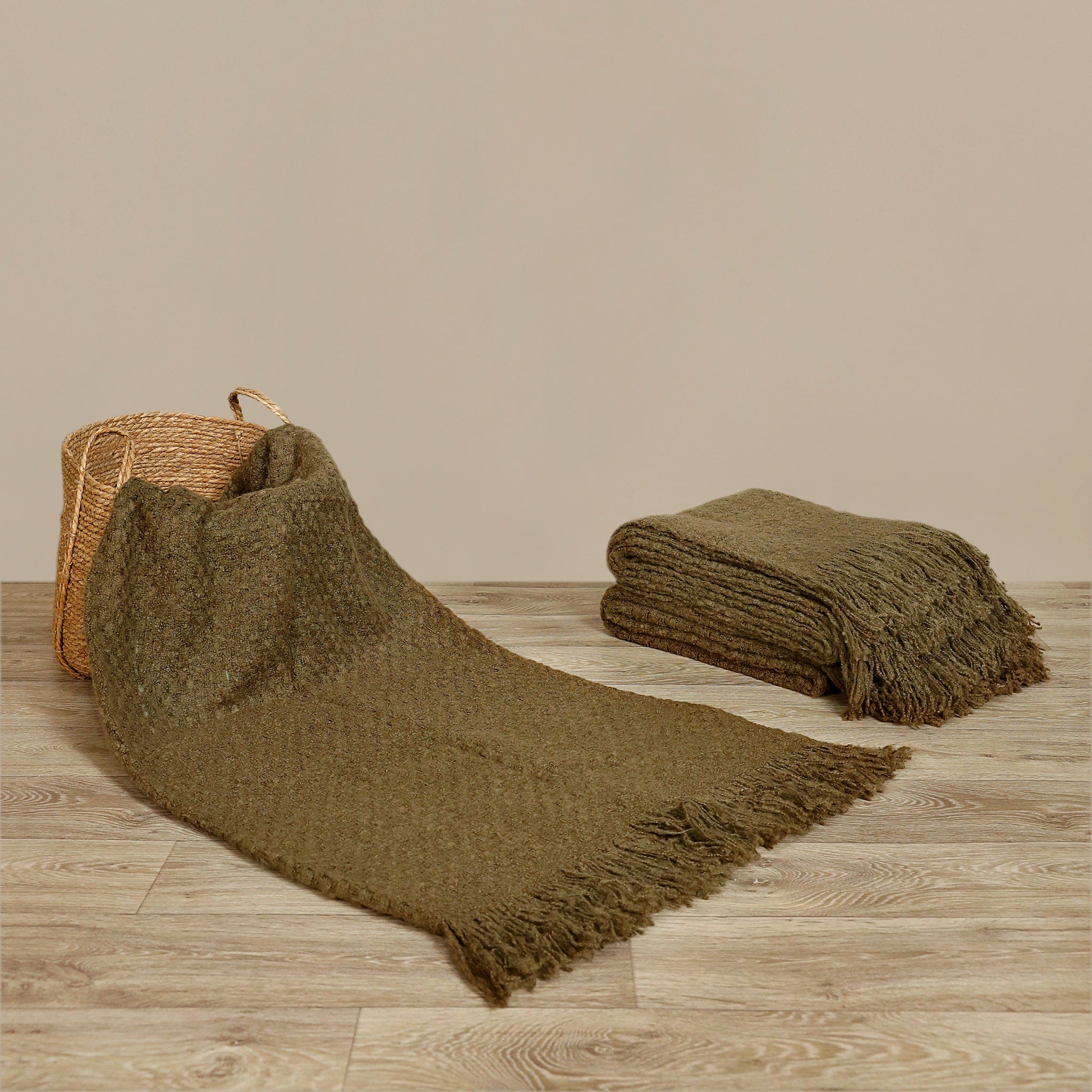 Throw - Image 3