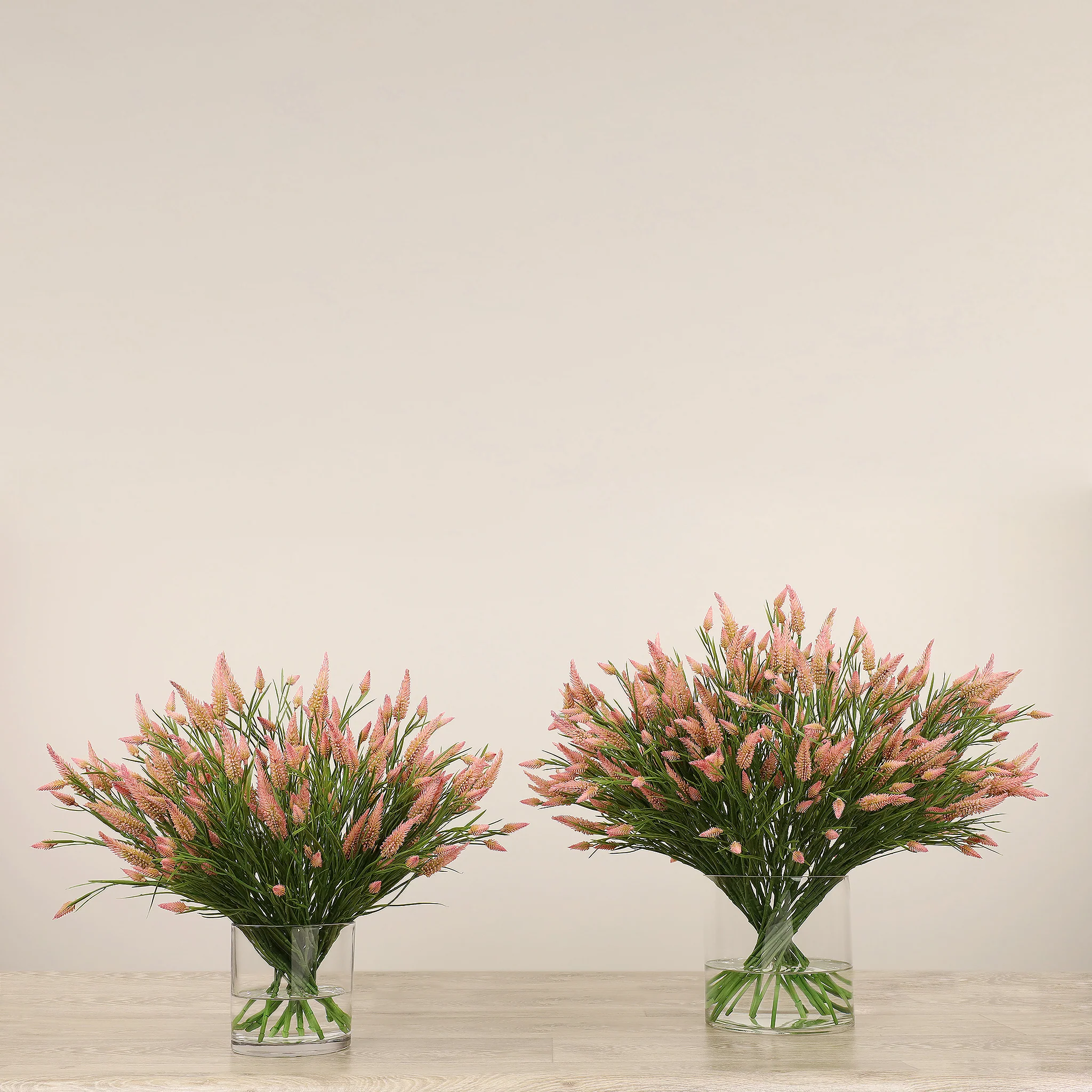 Trifolium Angustifolium Arrangement in Glass Vase - Image 2
