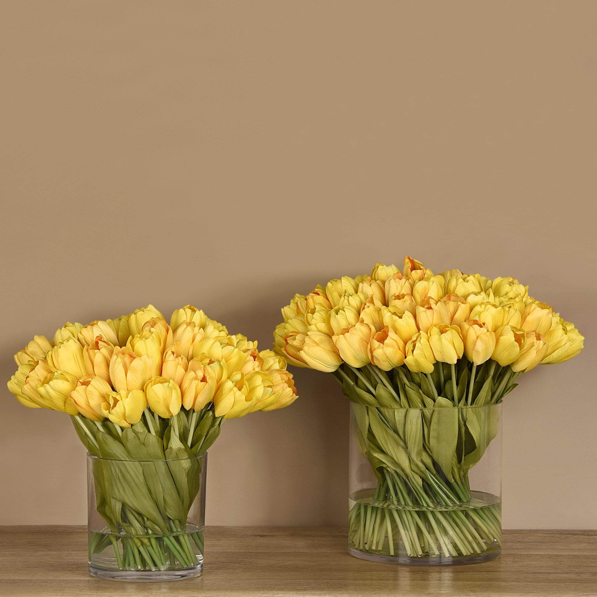 Tulip Arrangement in Glass Vase - Image 13