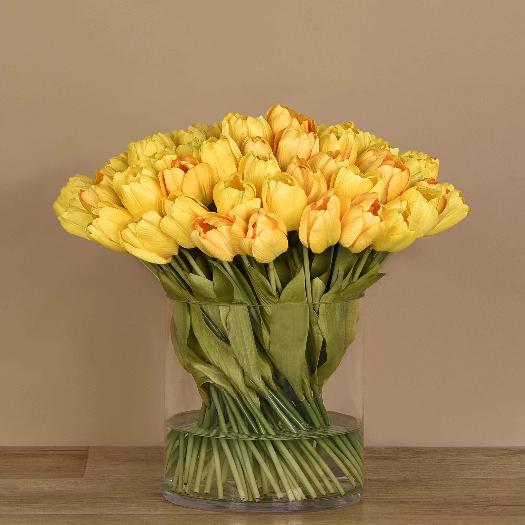 Tulip Arrangement in Glass Vase - Image 15